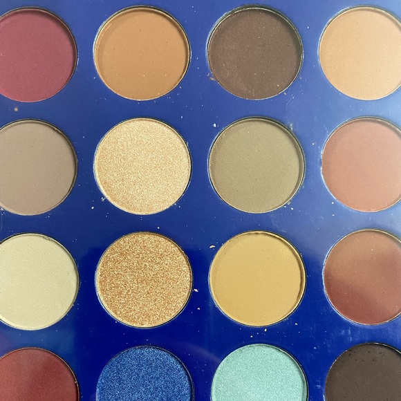 Eyeshadow Palette The Who See Me Feel Me NWOT - Picture 2 of 5